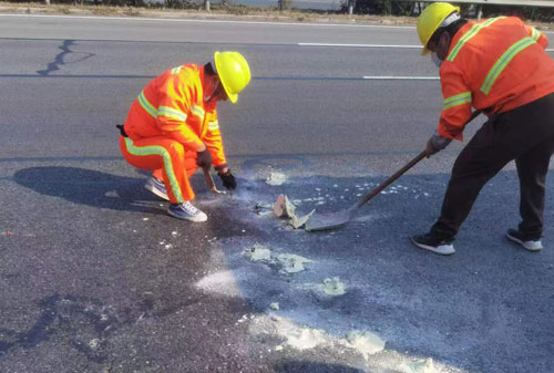 青松乡公路下沉注浆加固